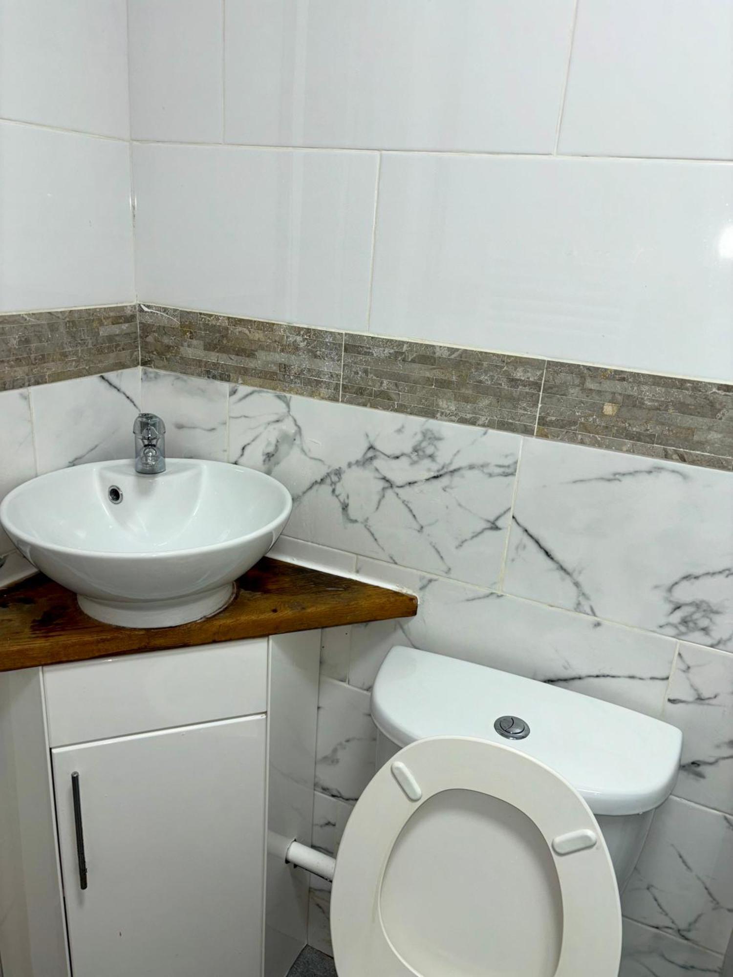 Stainless Guests House Ξενοδοχείο Ντάντλεϊ Εξωτερικό φωτογραφία